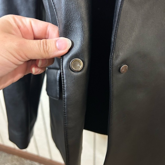 Good American Better Than Leather Sculpted Blazer, size 3 (large). - Picture 8 of 11